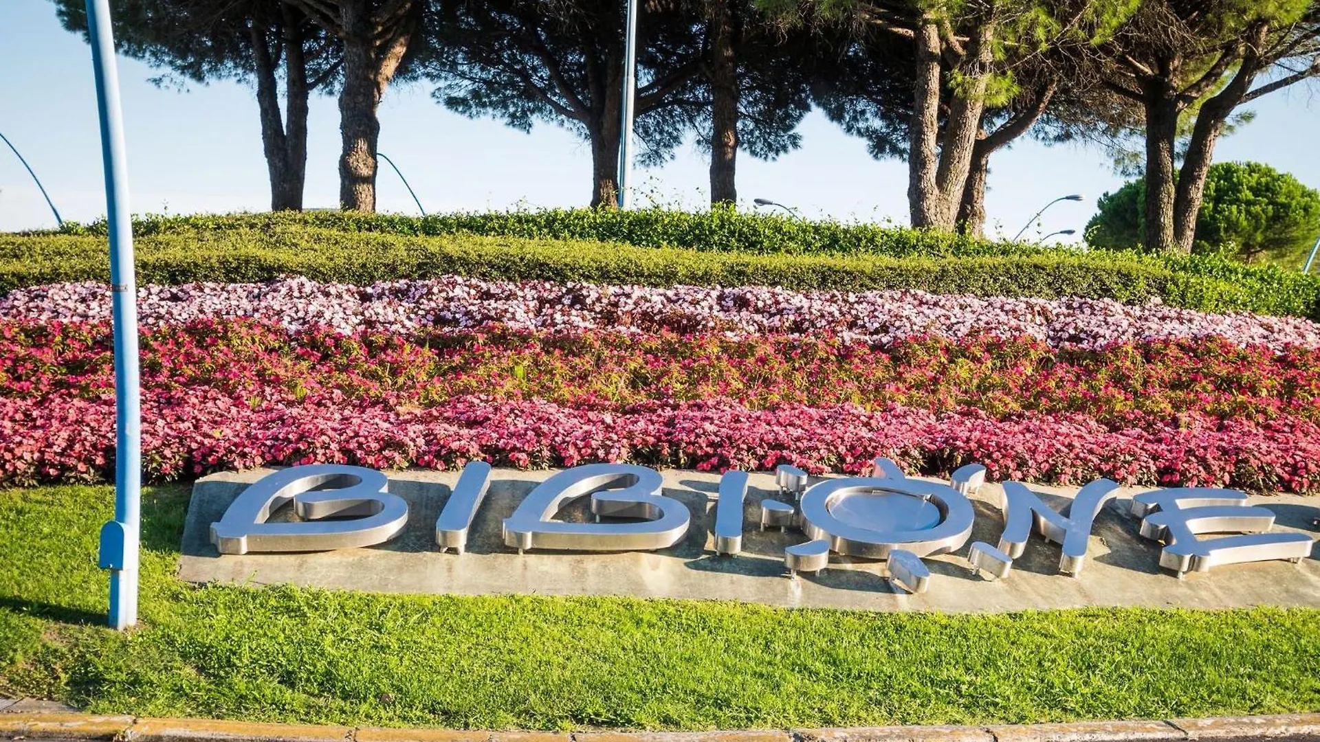 Three-Room Bright Flat 150M From The Sea Bibione Apartment