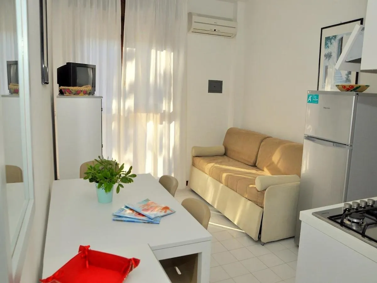 Three-Room Bright Flat 150M From The Sea Bibione 0*,